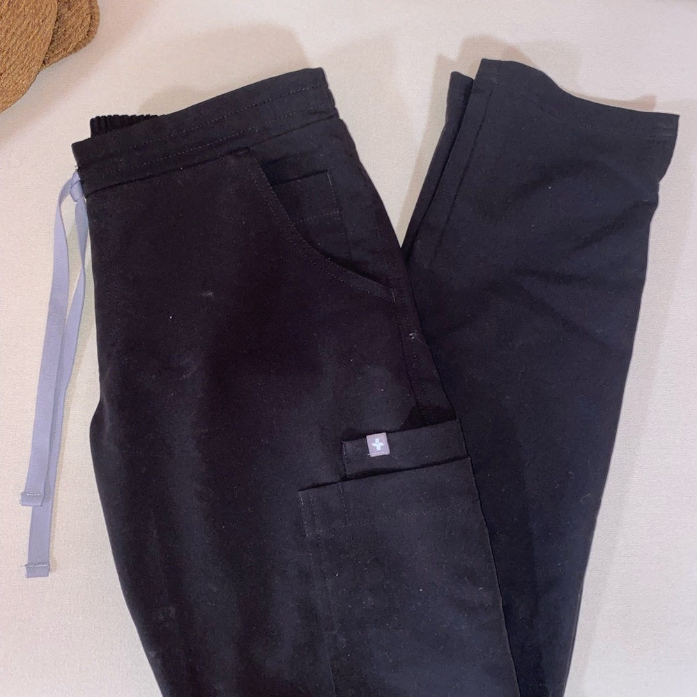 Black figs Scrubs
